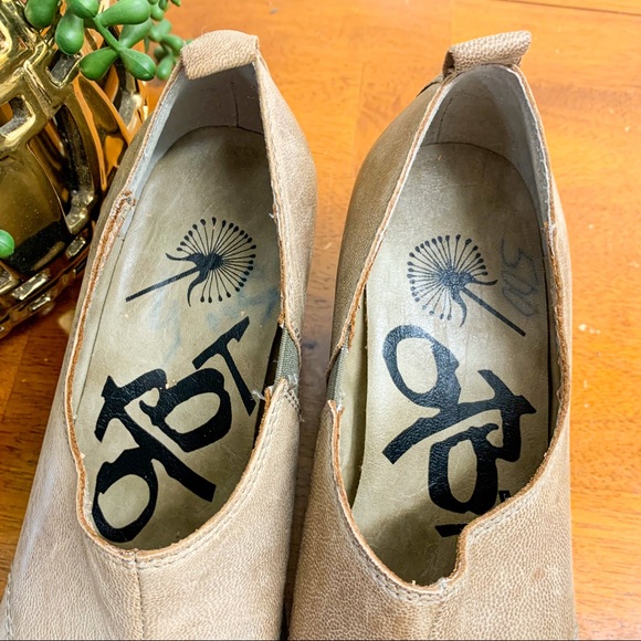 **SOLD** OTBT Washougal Leather Platform Wedge - Picture 6 of 8